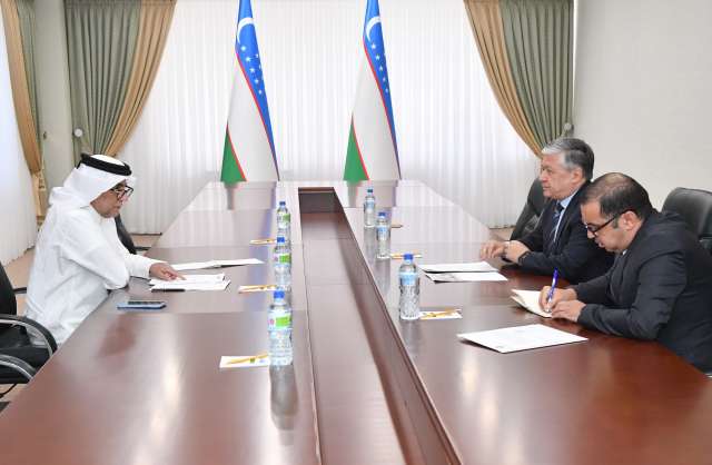 Deputy Foreign Minister of Uzbekistan Bakhromjon Aloyev with Ambassador Extraordinary and Plenipotentiary of the State of Qatar Hassan Hamza Hashim